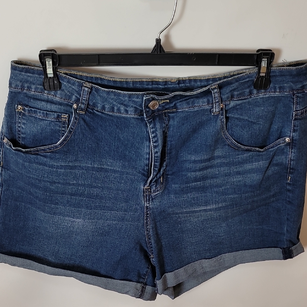 Blue Jean Shorts with Rolled Hems and Stretch - Picture 6 of 8